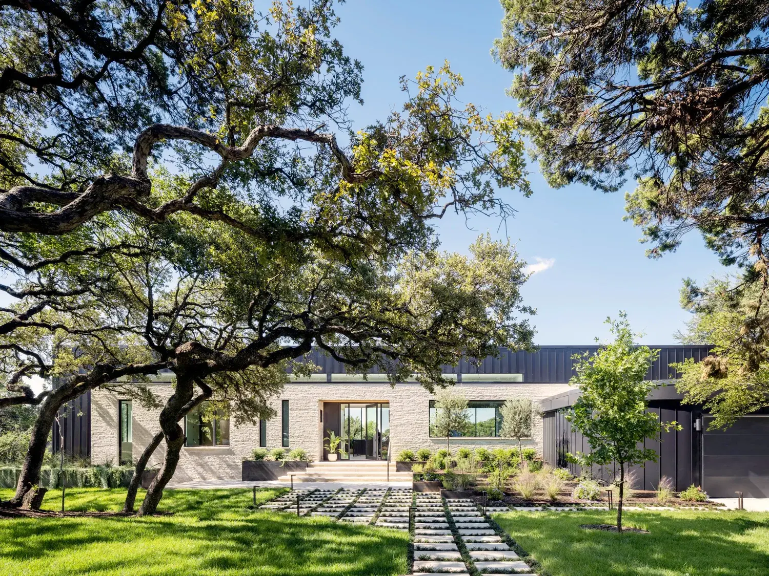 Live Oak Residence — gallery image 3